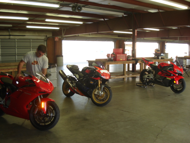 gal/2007 Loudon Track Day/pictures_044.jpg